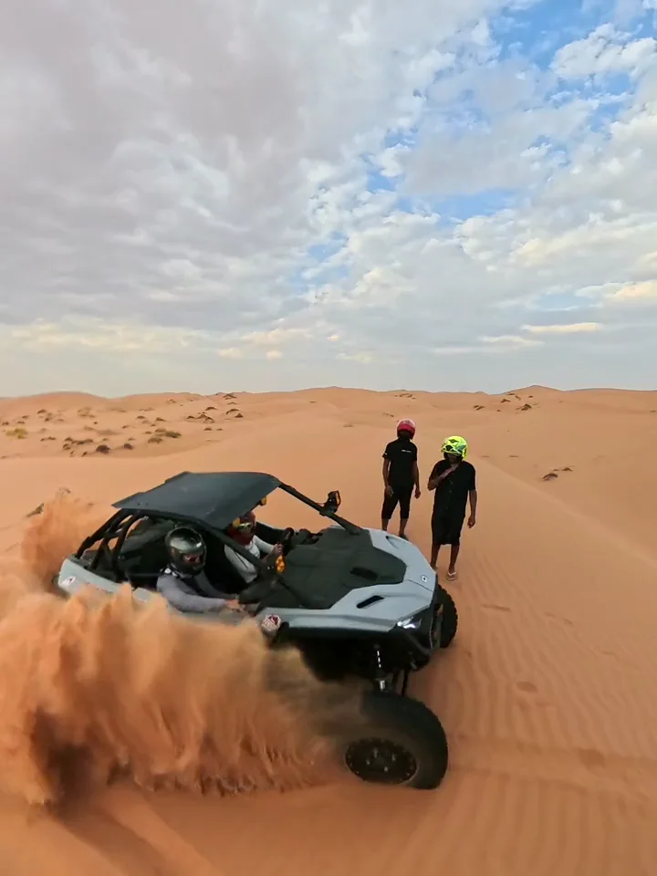 FOXATVs dune buggy convoy on the Desert Rush route in Sharqiya Sands